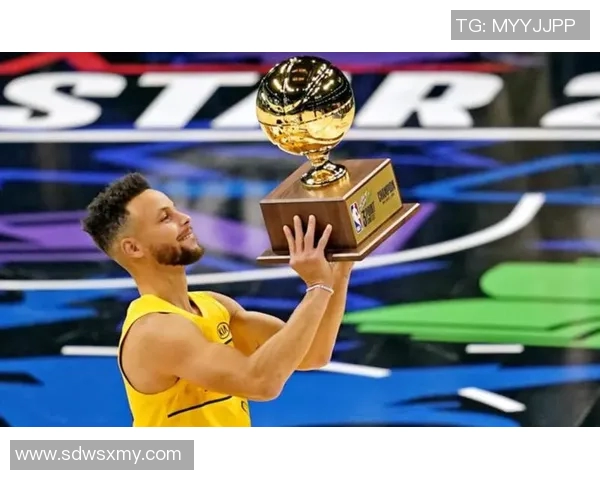 库里再破三分纪录，成为历史上第一位达成百场三分进球之王