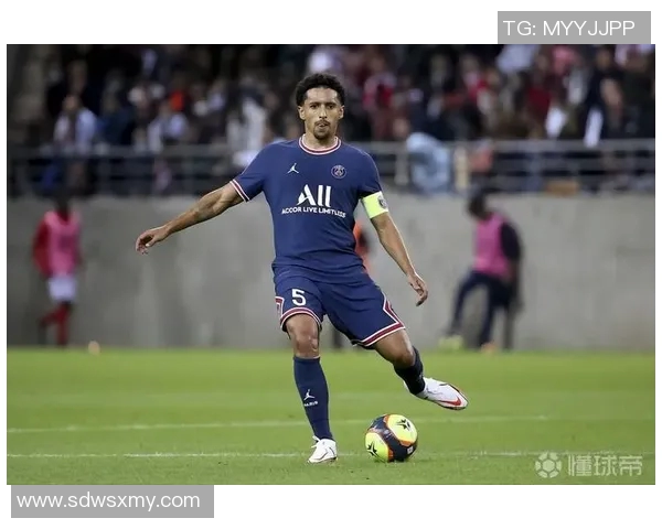 马尔基尼奥斯：从巴西新星到世界顶级后卫的传奇之路