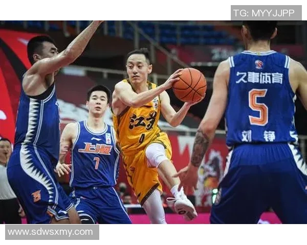 吴冠希在篮球赛场的崛起与挑战解析未来发展潜力与个人成长之路